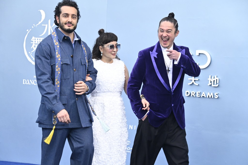 何超仪大赞张栢芝好戏想合作 曾讨论二人同演一个角色 方力申望生蛇B完成梦想