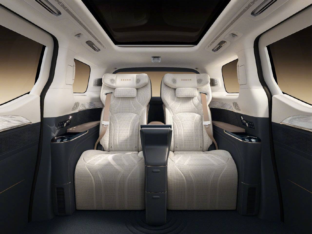 尊界 S800 内饰公布，劳斯莱斯同款「星空顶」，这次真的很「尊」