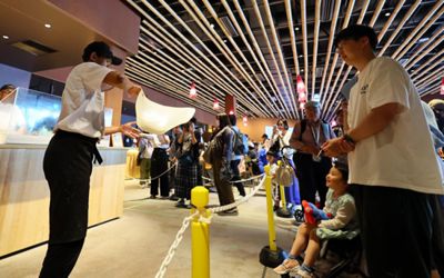 Malaysia's 'flying roti canai' draws long queues at Expo 2025 in Osaka