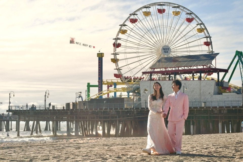 方力申和新婚太太同框合照难得曝光 叶萱容貌清秀颜值不输女艺人