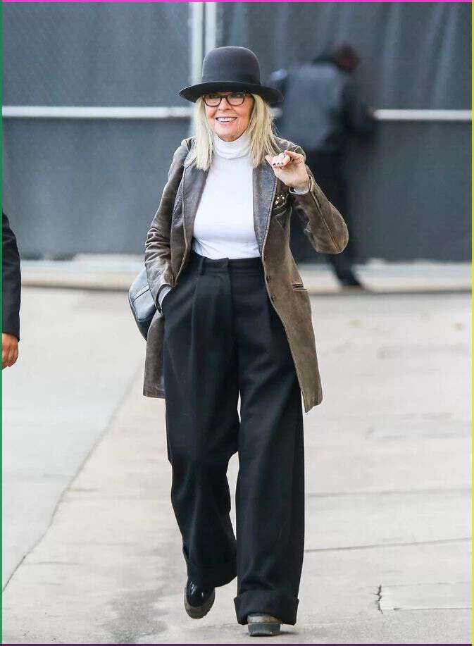 终于找到适合50+女性的穿搭，不装嫩、不显老，这样穿优雅又大方