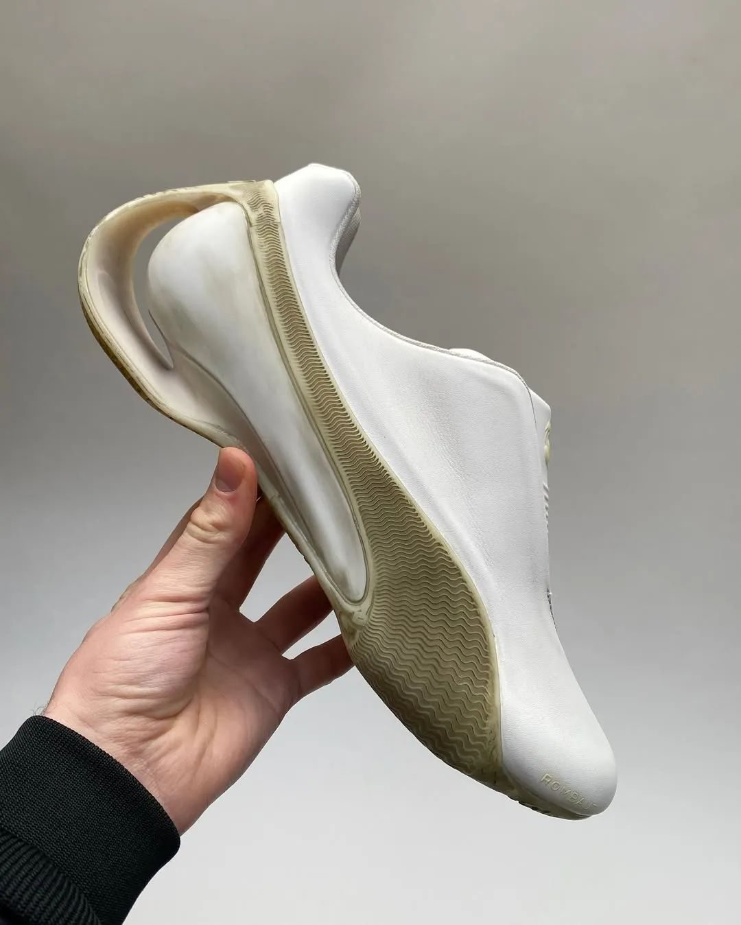 Rombaut 的科幻未来美学，是先锋玩家的心头好