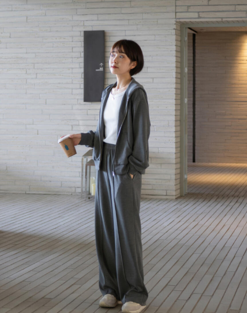 踏春出去玩，当然还是休闲风，舒适时髦很有松弛感