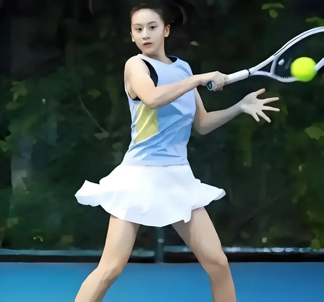 当年《爸爸去哪儿》里的萌娃，18岁竟然帅成了186cm肌肉硬汉！