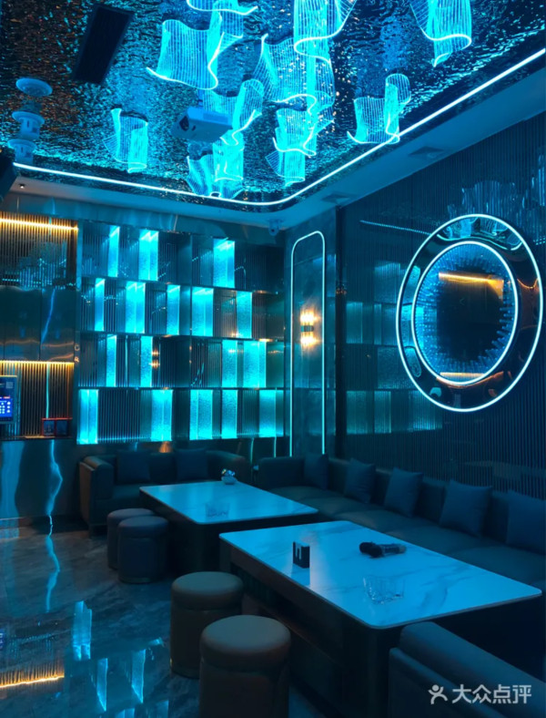 珠海KTV唱K｜珠海8大唱K/打卡派对房推介！拱北口岸步行直达 人均$4唱足7小时！