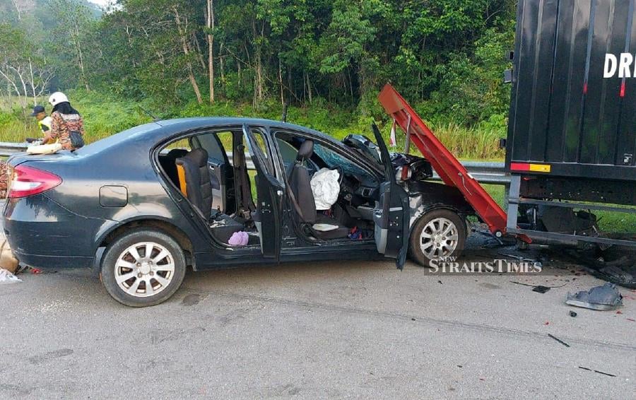 Two killed, six injured in LTU Expressway crash