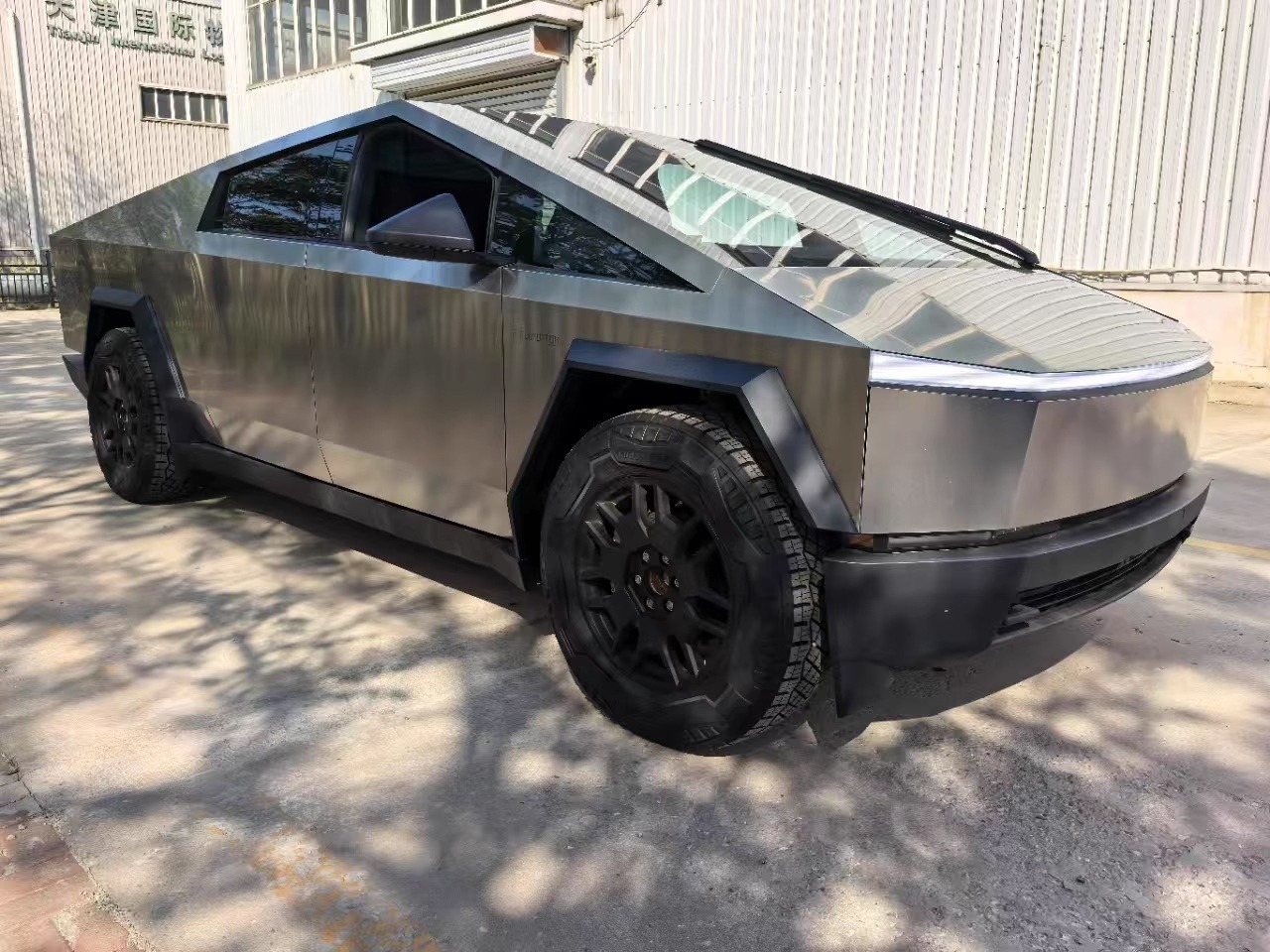上牌特斯拉 Cybertruck 上线阿里拍卖：55555元起，国内仅此一台