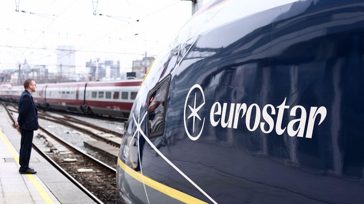 Eurostar descends into 'chaos' as passengers stuck on train with 'lack of air'