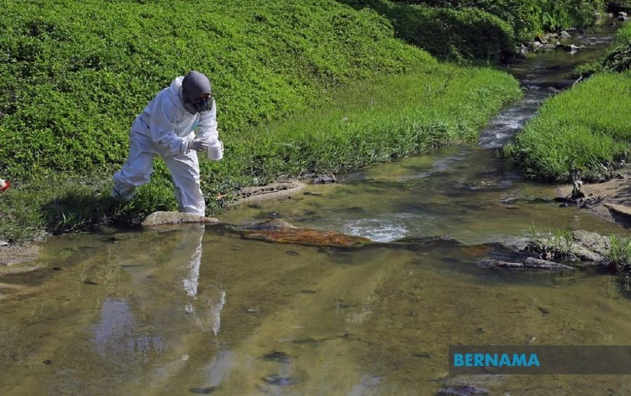 Sungai Air Batu pollution caused by effluent - Melaka CM's Dept