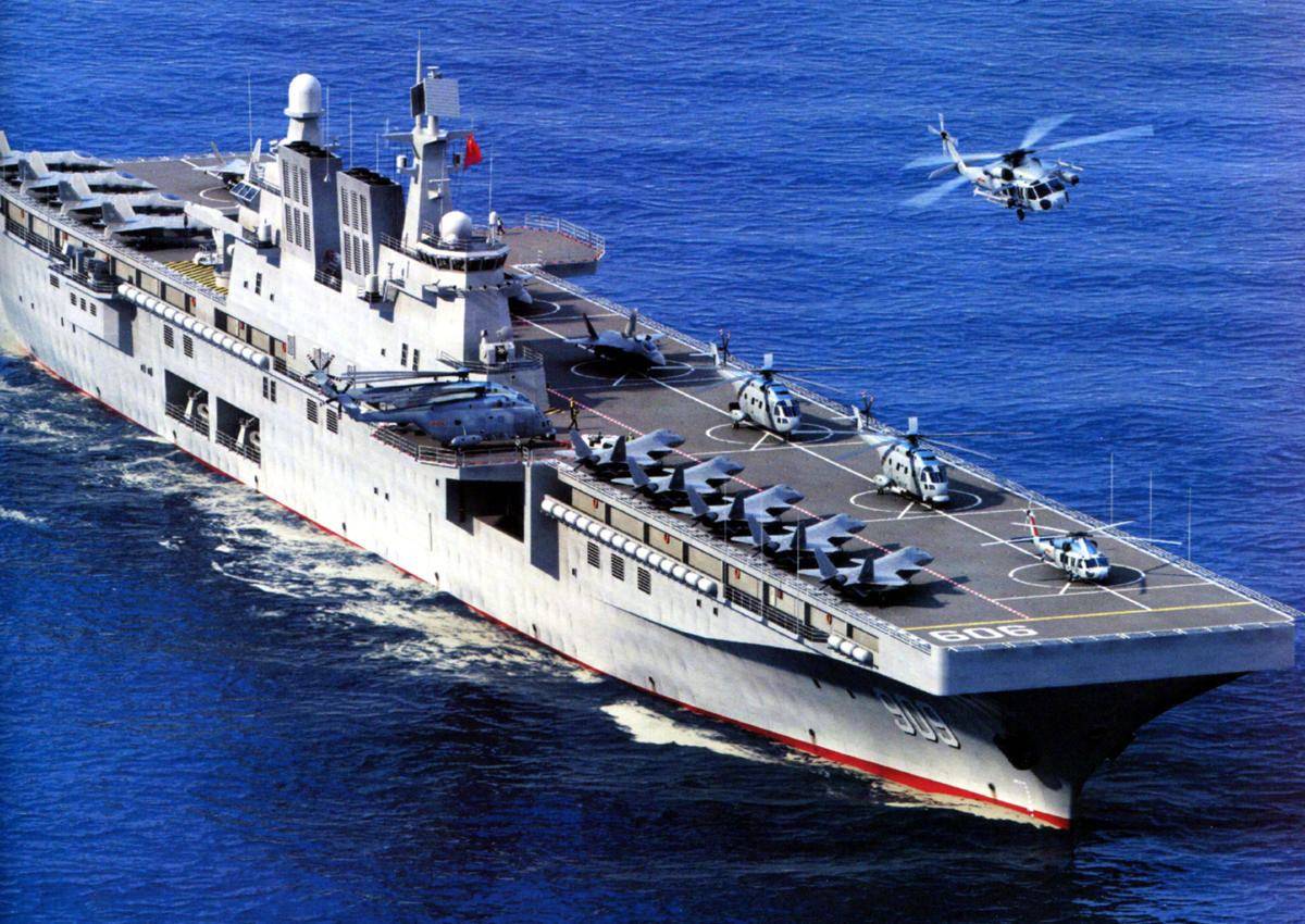 原创 碧波翻滚辽阔海面，解放军075型两栖攻击舰“安徽舰”噼波前行