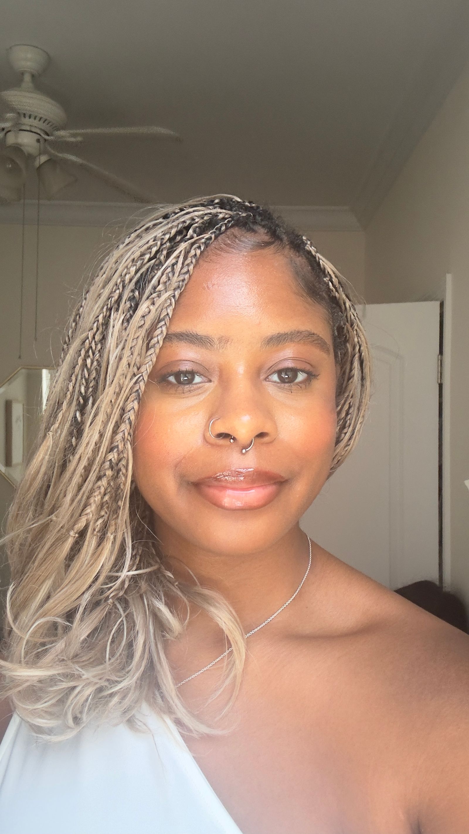 7 Best Primers for Oily Skin to Keep Makeup Locked In