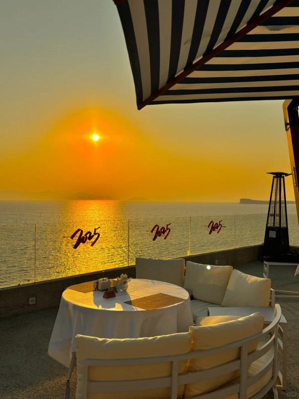 深圳悬崖海景餐厅推介！四层观海阳台+无敌日落+精緻西餐