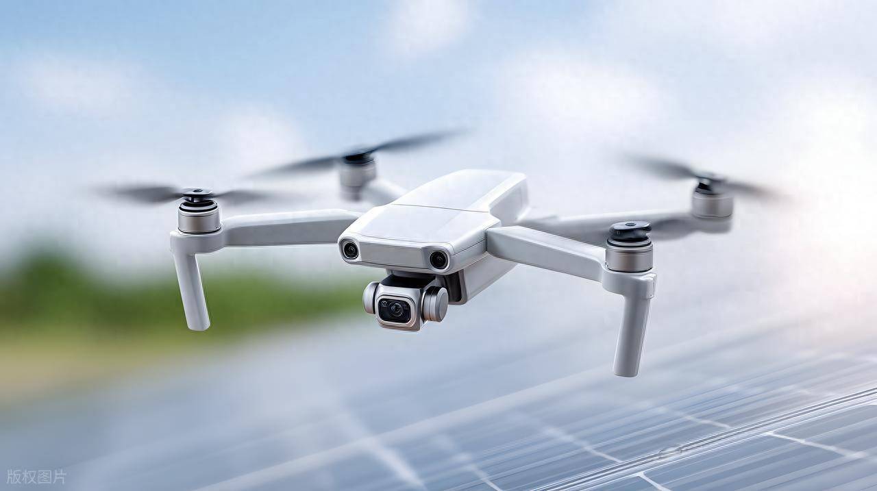 原创 阿波罗激光武器发射系统成功击落200架无人机：未来防御新标杆