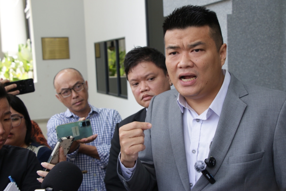 Barred from entering Sabah, businessman Albert Tei accuses Hajiji of protecting corrupt YBs