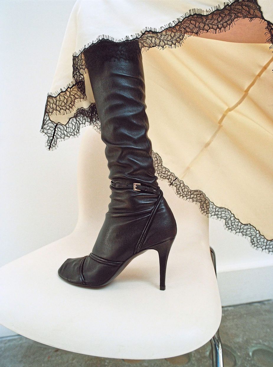 Step up your style: Trendy boots to complete any chic outfit