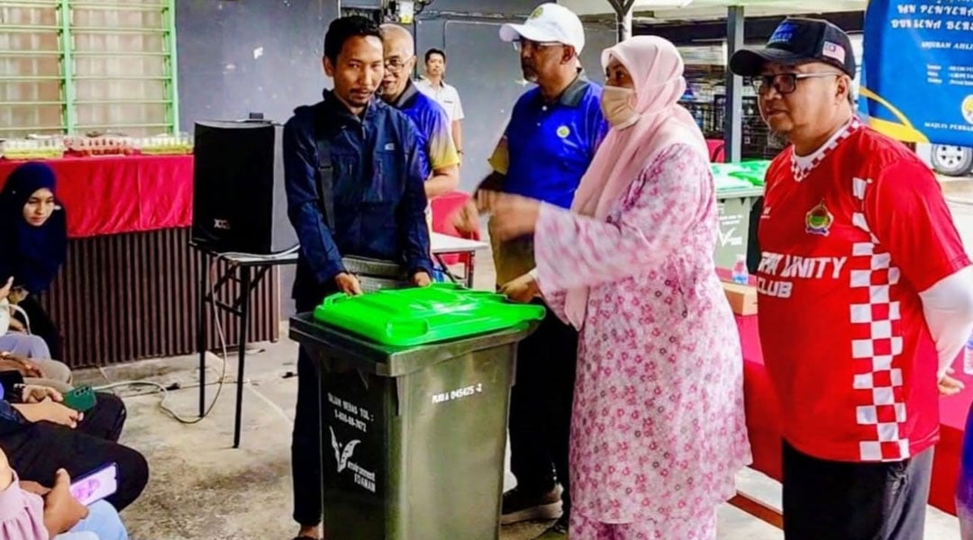 市议会逐步移除路旁大垃圾桶 玻逾5万住户获派家用垃圾桶