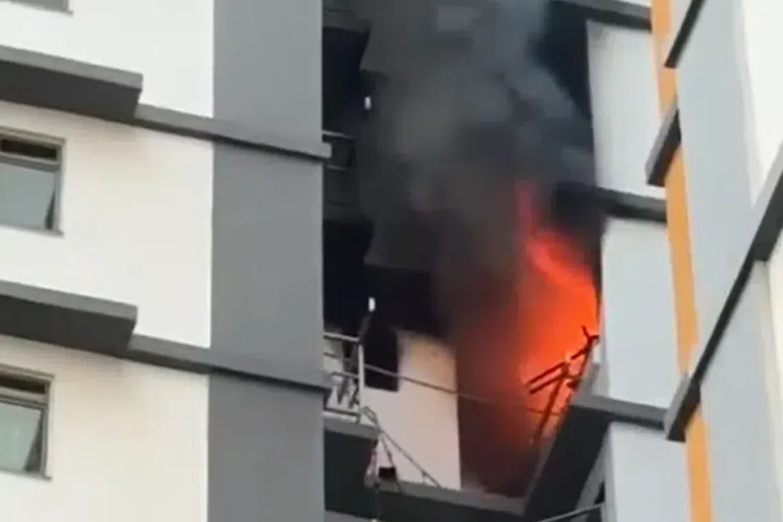 2 taken to hospital after kitchen fire at Jurong West HDB flat