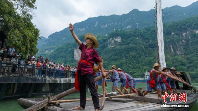 升帆摇橹闯险滩　峡江号子话沧桑