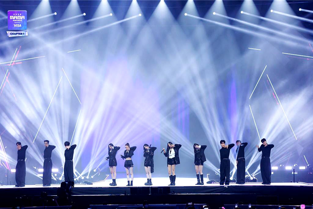 MAMA如期举行捐千万悼香港大火 ENHYPEN出道5年夺大奖泪崩