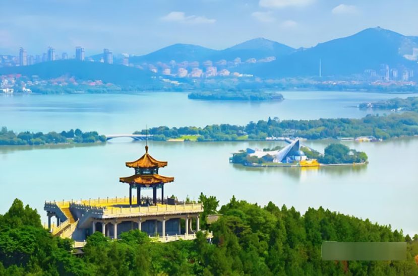 一湖碧水映初心：云龙湖的跨世纪变迁史