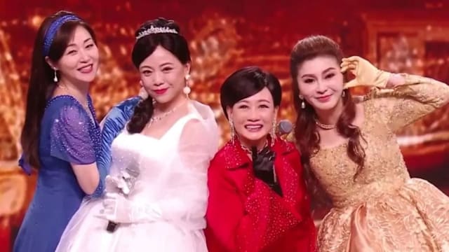 《我和春天有个约会》4女主世纪合体！ 近30年后重现“丽花皇宫”歌女造型掀回忆杀