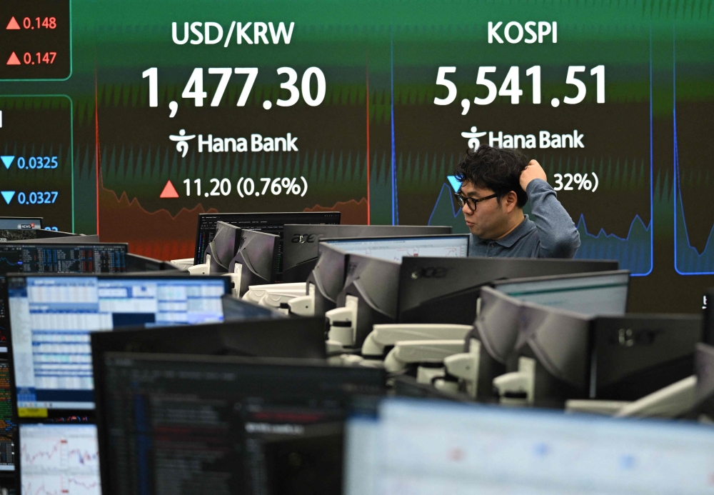 Seoul briefly halts trade after 12pc plunge as Asian stocks reel from Iran war, oil surge