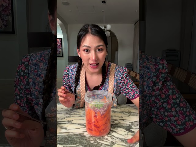 Trying the carrot salad trend!!! 😋🥕