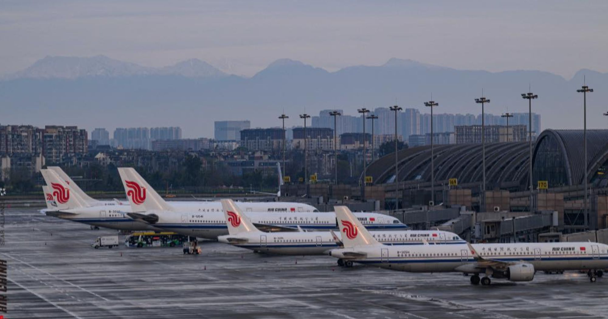 Some Chinese airlines cancel flights to S'pore following rising fuel prices