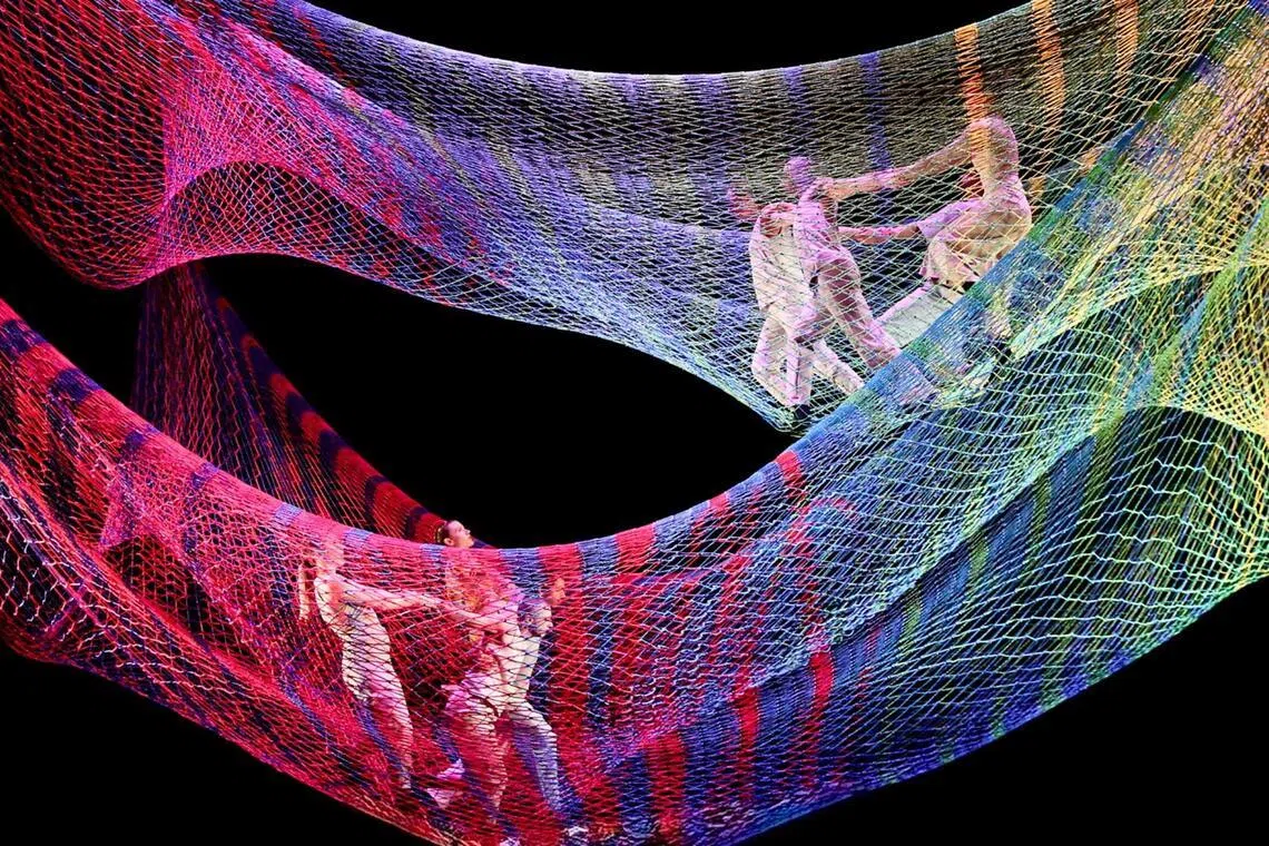 Noli Timere: A fusion of dance and circus almost 8m high in the air